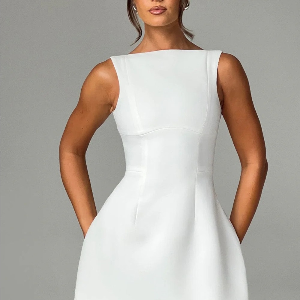Chic Strapless White Dress